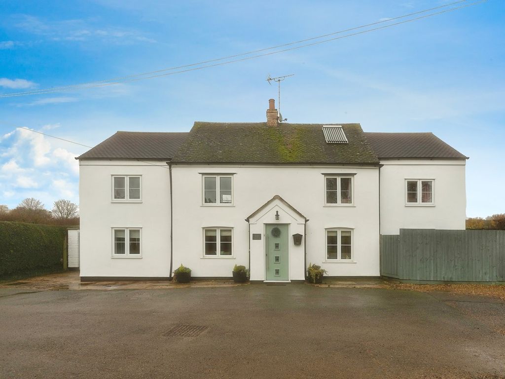 4 bed detached house for sale in Newtown, Kimbolton, Huntingdon PE28, £475,000