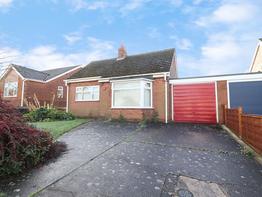 5 bed detached bungalow for sale in Stainton Drive, Scunthorpe DN17, £250,000