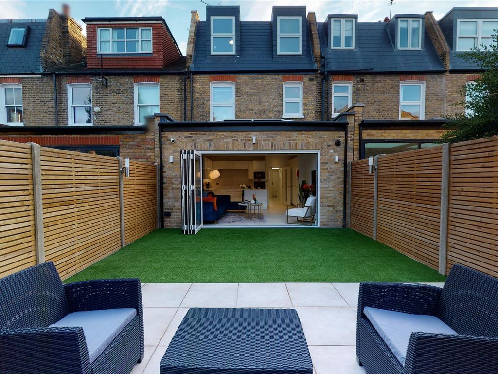 5 bed terraced house to rent in Rannoch Road, London W6, £7,908 pcm