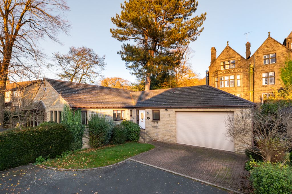 3 bed bungalow for sale in Wingfield Court, Bingley, West Yorkshire BD16, £475,000