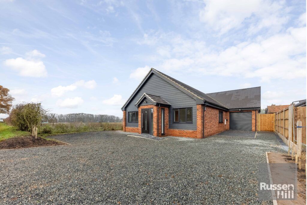 4 bed detached bungalow for sale in Scots Bungalow, Field Lane, Hempnall NR15, £525,000
