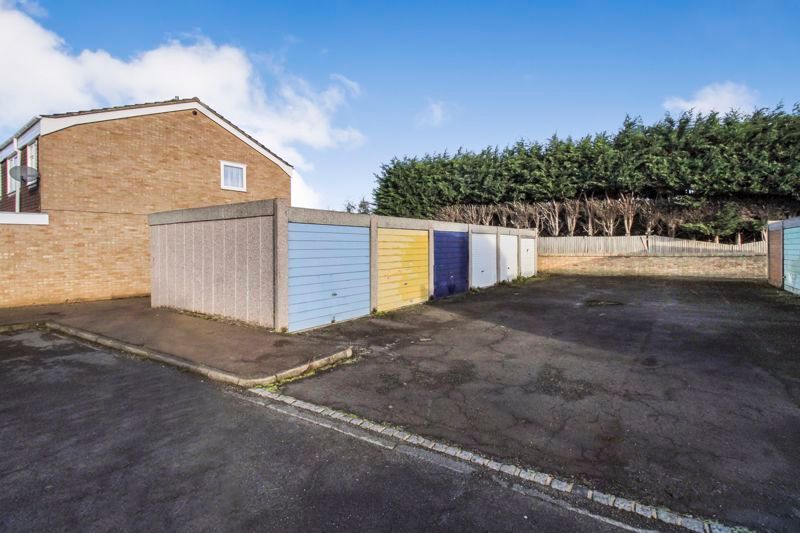 3 bed property for sale in Pyms Close, Great Barford, Bedford MK44, £270,000
