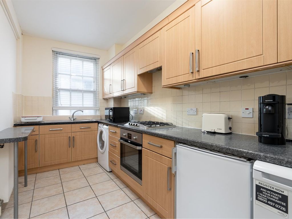 3 bed flat to rent in Great Cumberland Place, London W1H, £4,500 pcm