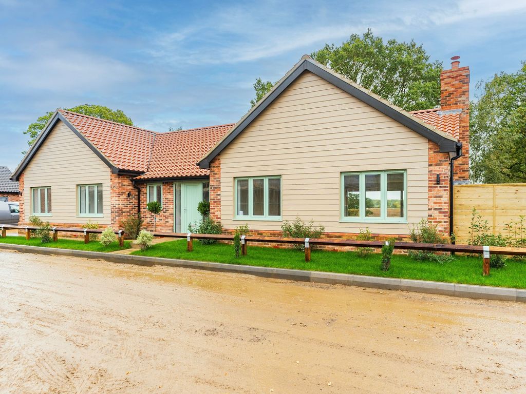 New home, 4 bed detached bungalow for sale in Meadow Flower, Little Fransham NR19, £600,000