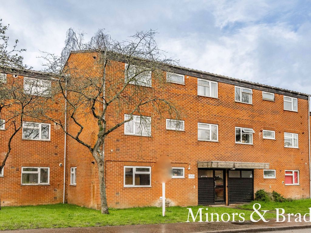 2 bed flat for sale in Ives Road, Norwich NR6, £145,000