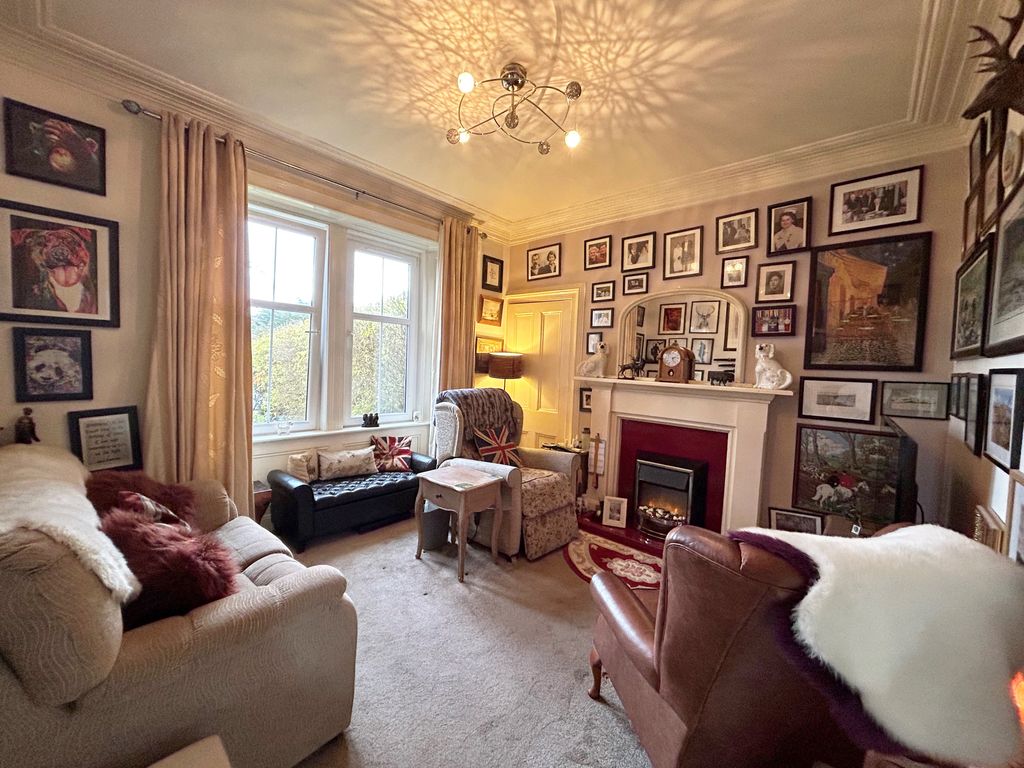 2 bed flat for sale in Queen Street, Perth PH2, £128,000