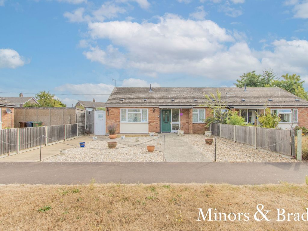 2 bed detached bungalow for sale in Pound Green Close, Shipdham IP25, £220,000