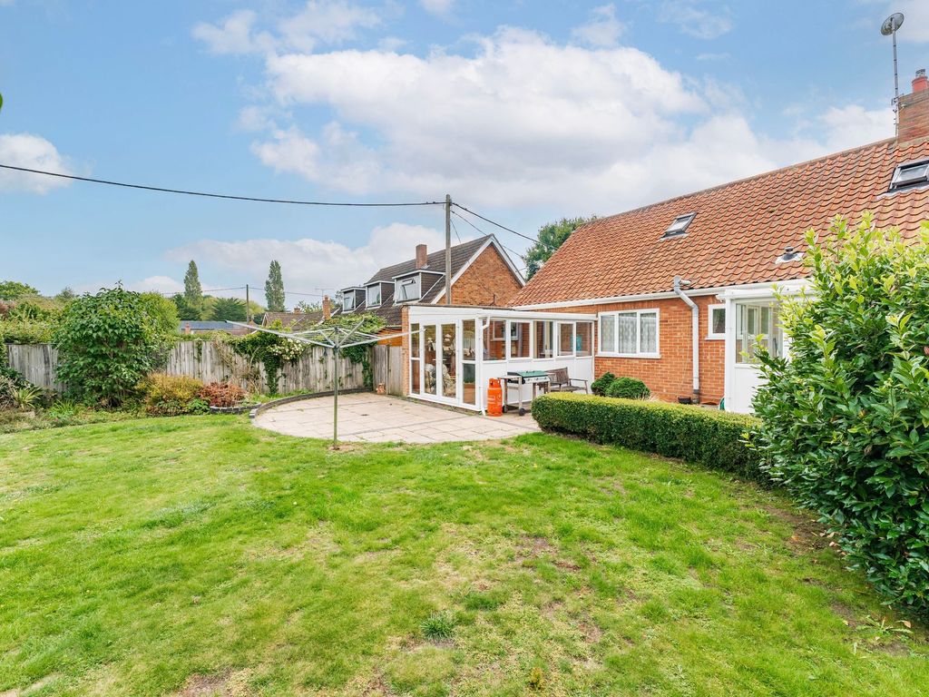 4 bed detached house for sale in Style Loke, Barford NR9, £375,000