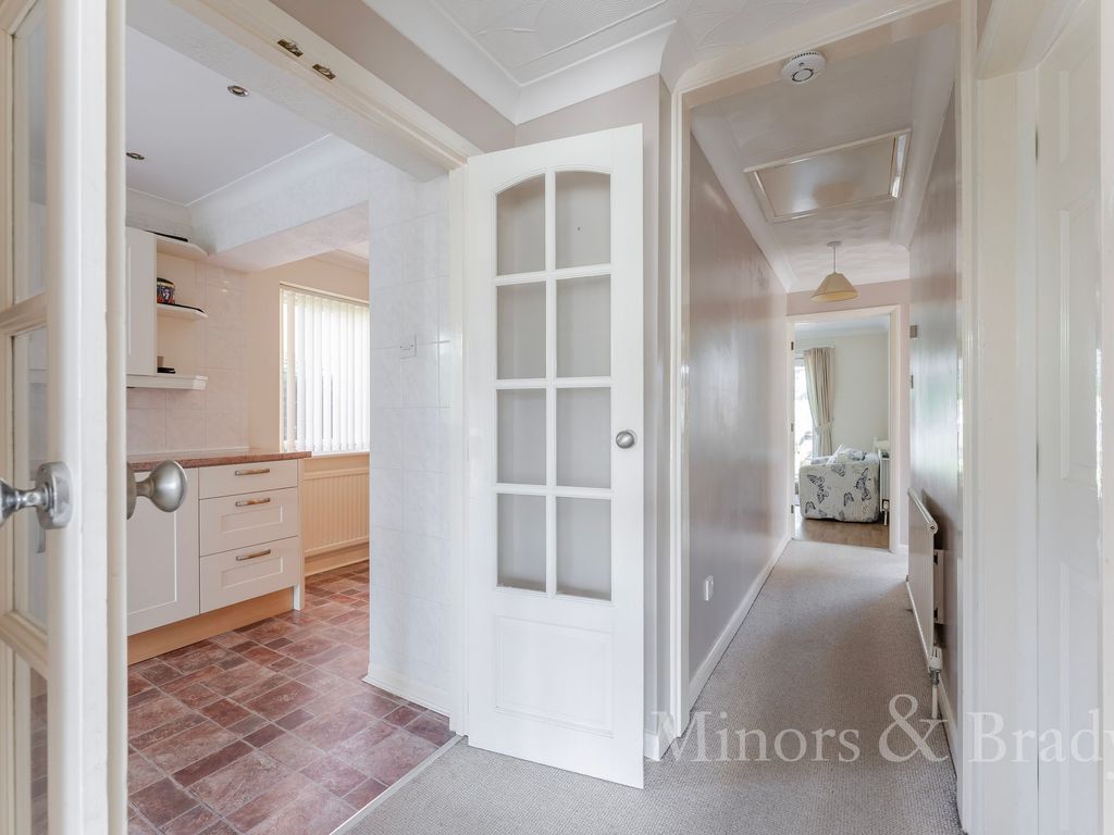 3 bed detached bungalow for sale in Mill Street, Bradenham IP25, £325,000