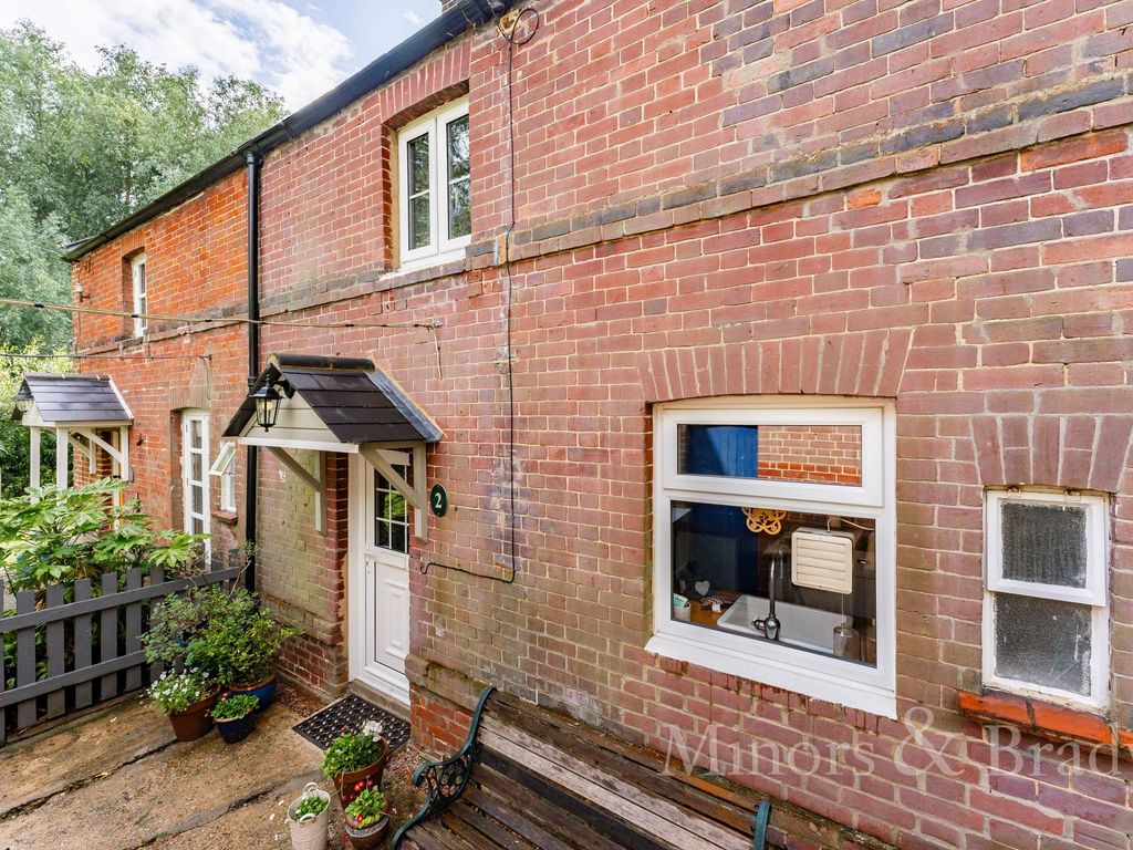 2 bed cottage for sale in Railway Cottages, Old Lakenham NR1, £230,000