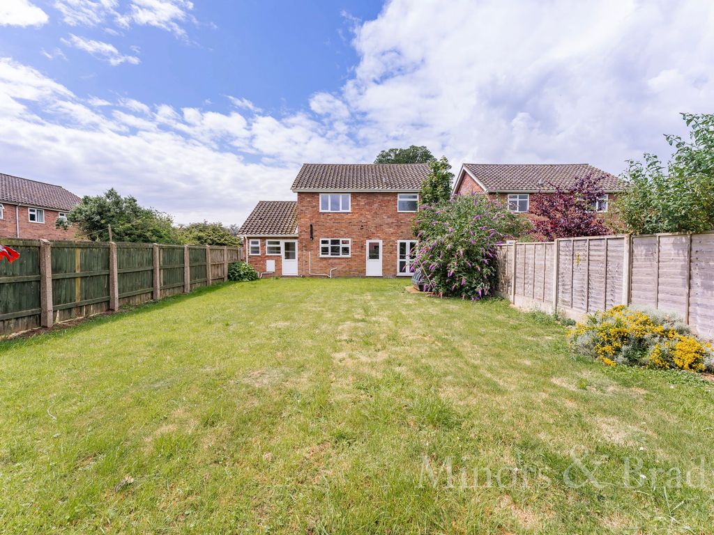 3 bed detached house for sale in Kenninghall Road, Banham NR16, £290,000