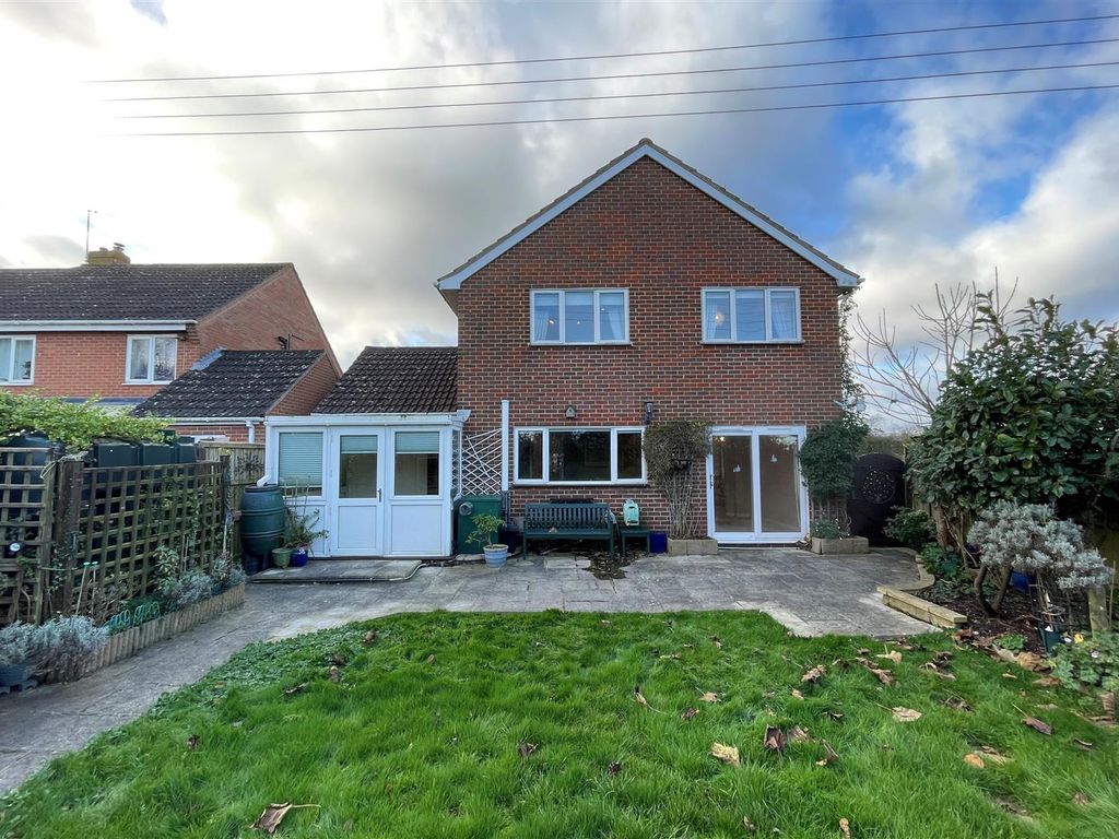 4 bed detached house for sale in Main Road, Tirley, Gloucester GL19, £350,000