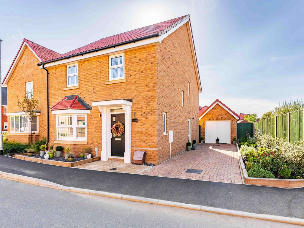 4 bed detached house for sale in Fortress Road, Dereham NR20, £340,000