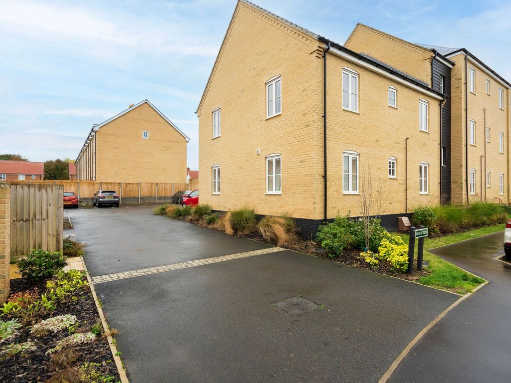2 bed flat for sale in Charles Marler Way, Blofield NR13, £85,500