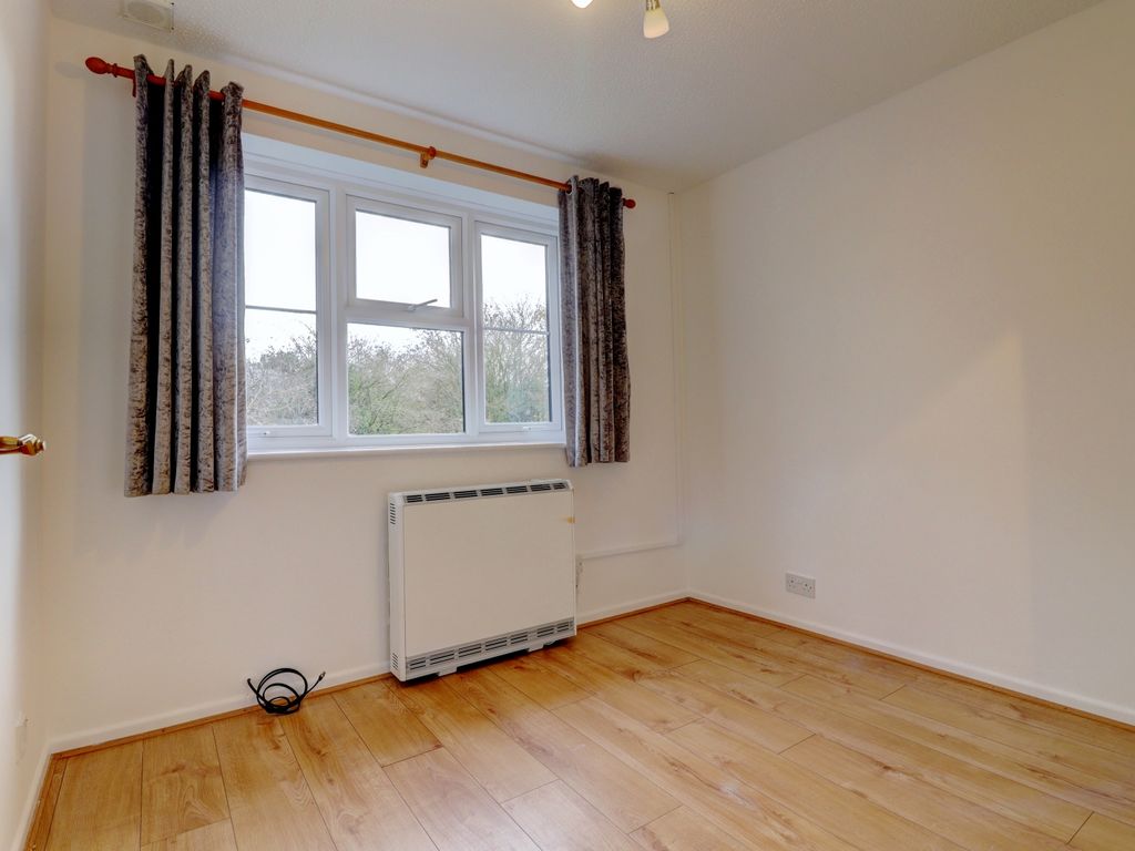 2 bed flat for sale in Bartholomew Tipping Way, Stokenchurch, High Wycombe HP14, £190,000