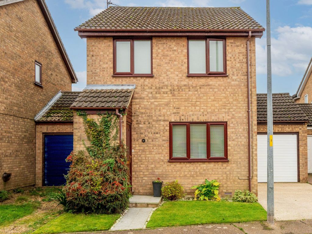 3 bed detached house for sale in Weavers Close, Horsham St. Faith NR10, £270,000