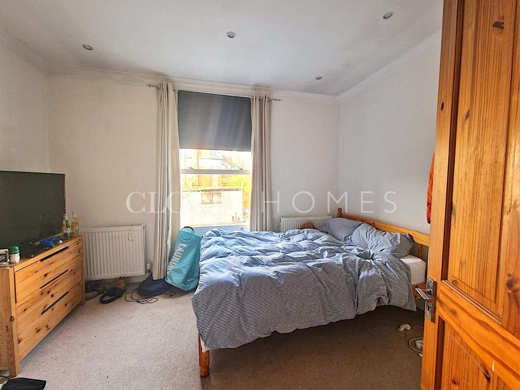 6 bed property to rent in Stapleton Hall Road, London N4, £5,500 pcm