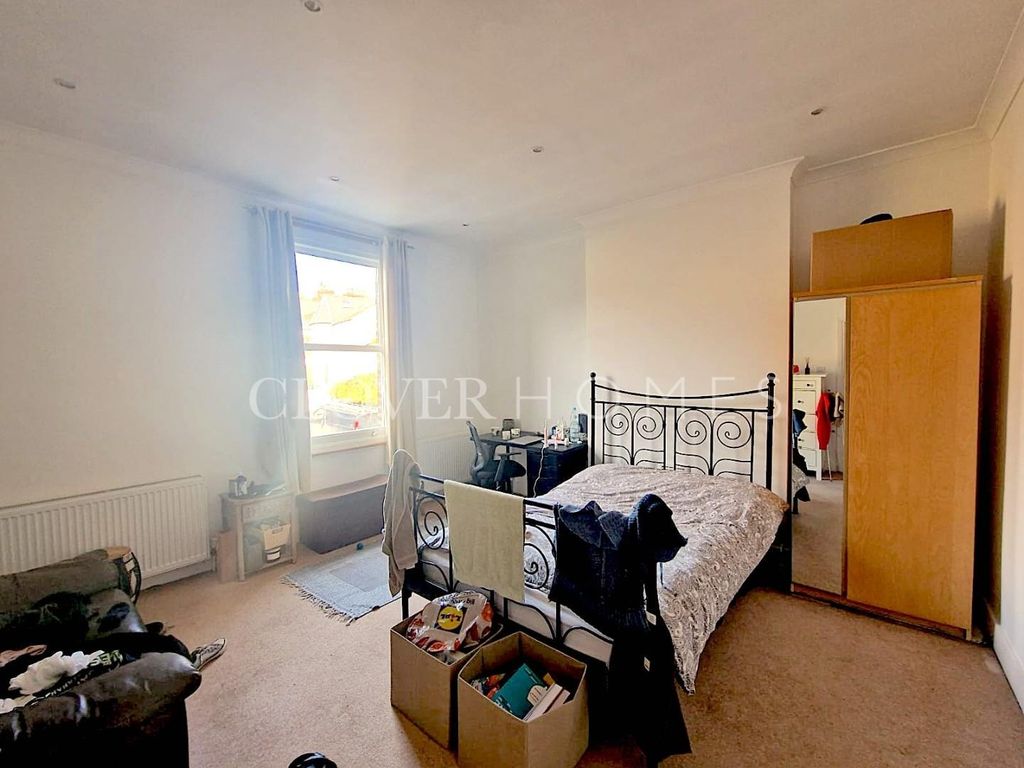 6 bed property to rent in Stapleton Hall Road, London N4, £5,500 pcm