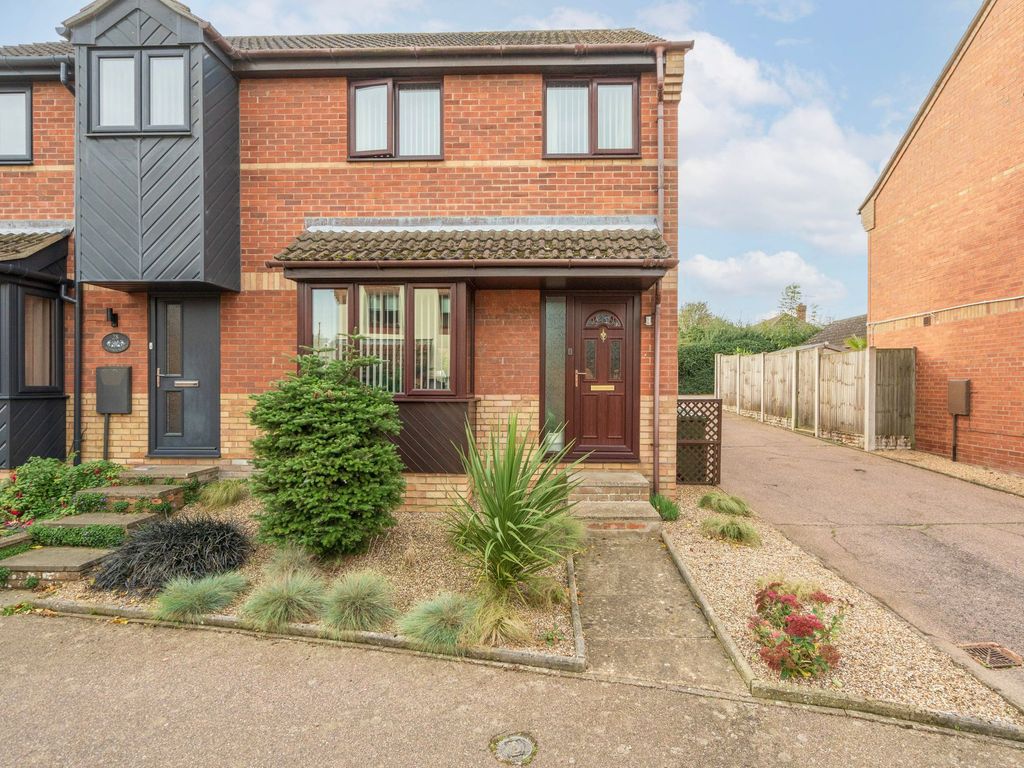 3 bed semi-detached house for sale in Fletcher Way, Acle NR13, £250,000
