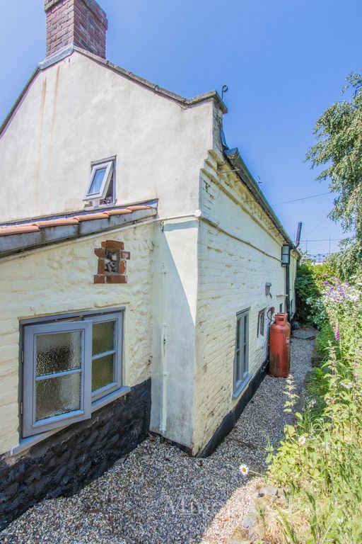 2 bed cottage for sale in The Street, Corpusty NR11, £475,000