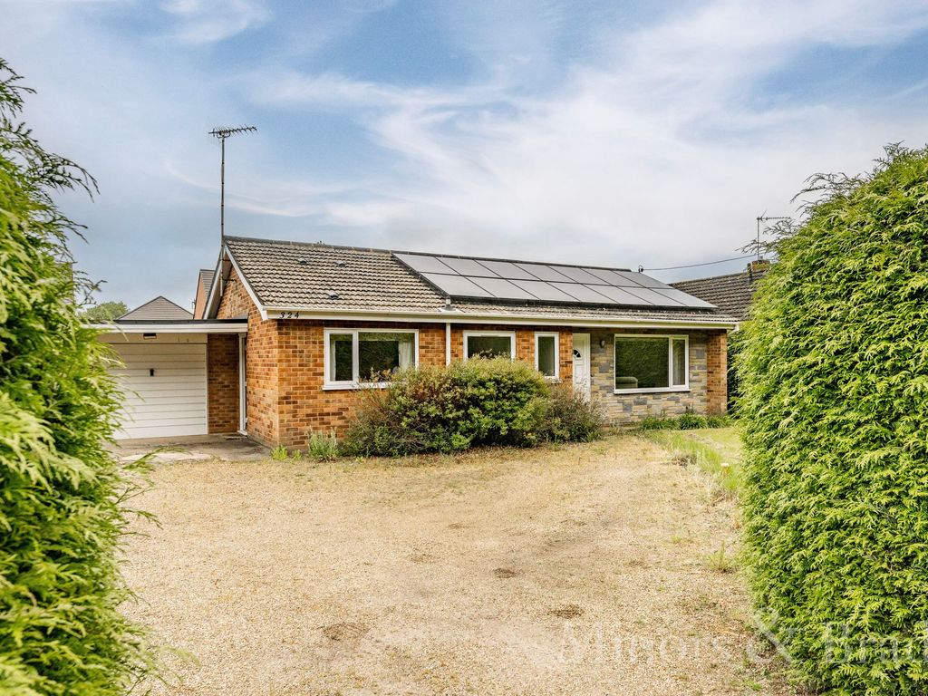 2 bed detached bungalow for sale in Holt Road, Horsford NR10, £260,000