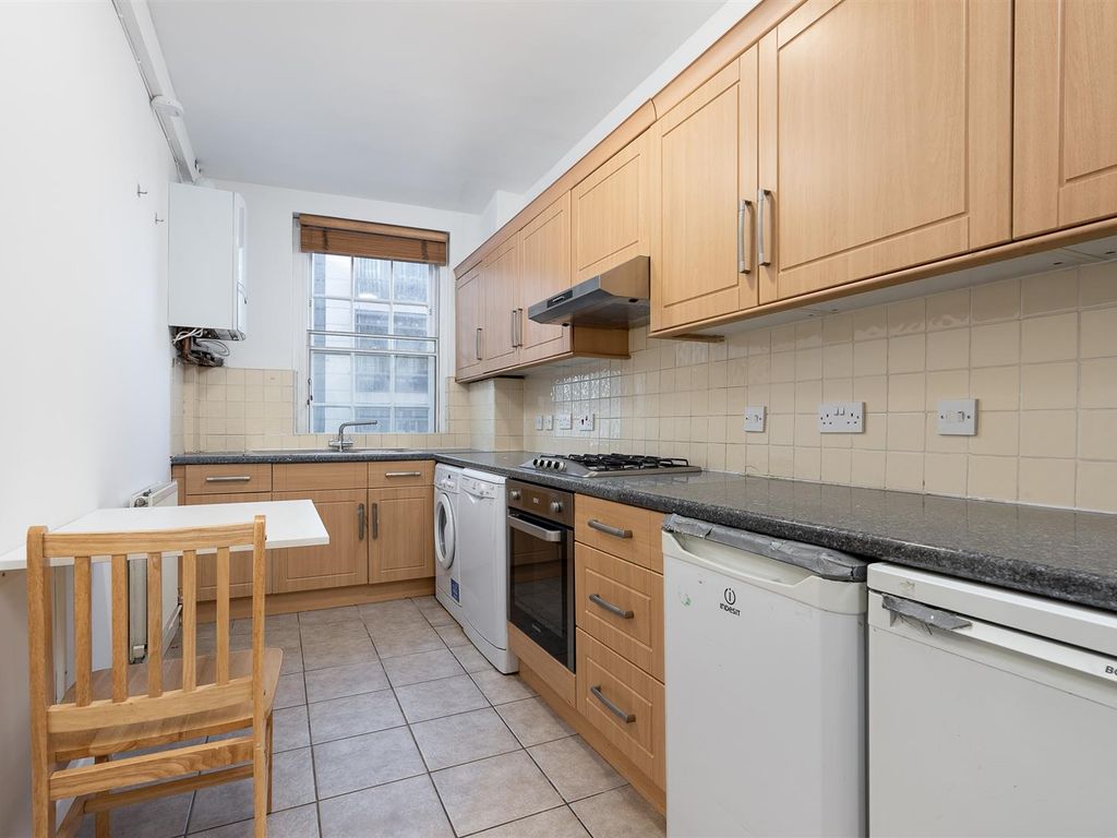 3 bed flat to rent in Great Cumberland Place, London W1H, £4,300 pcm