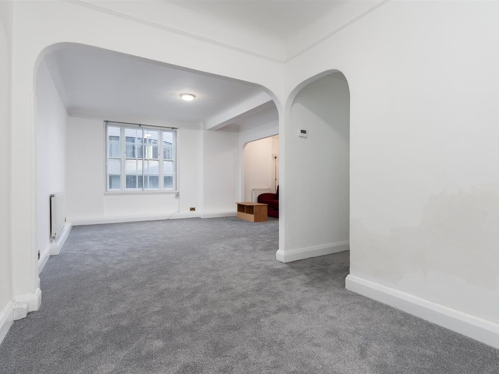 3 bed flat to rent in Great Cumberland Place, London W1H, £4,300 pcm