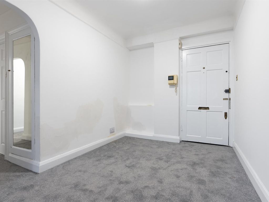 3 bed flat to rent in Great Cumberland Place, London W1H, £4,300 pcm