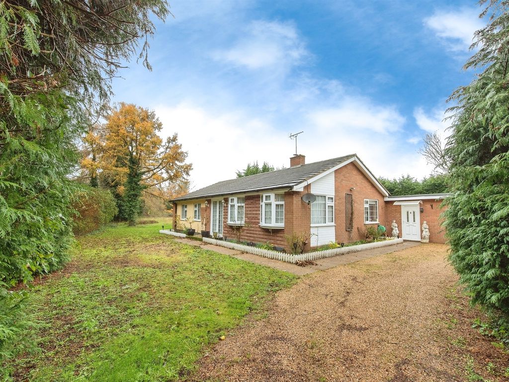 3 bed detached bungalow for sale in Cranwich Road, Mundford, Thetford IP26, £350,000