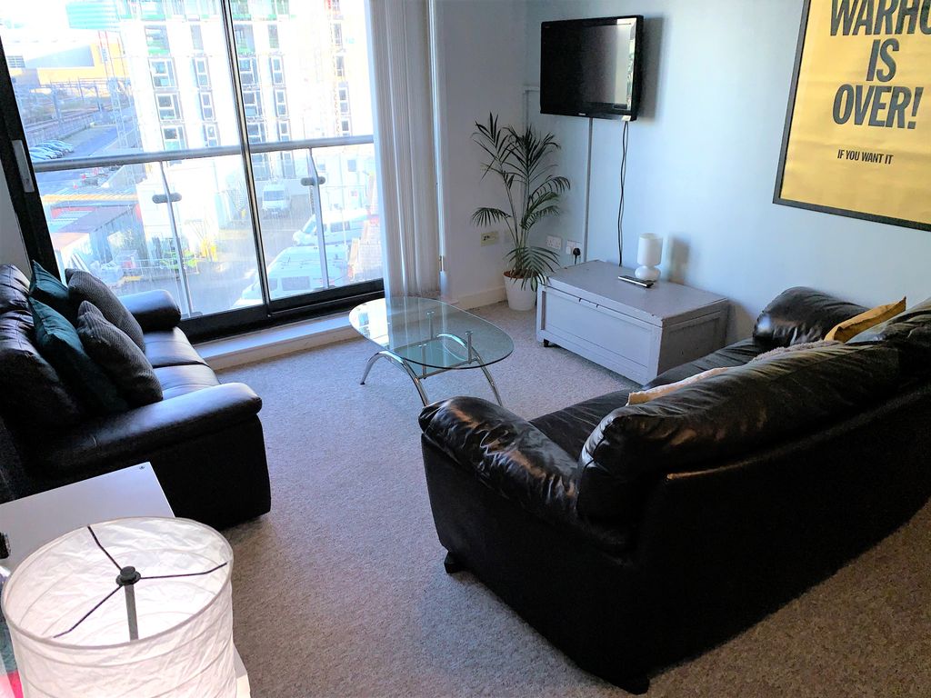 1 bed flat to rent in Barnfield House, 1 Salford Approach, Manchester, Greater Manchester M3, £975 pcm