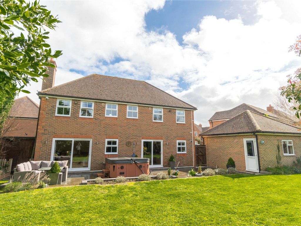5 bed detached house for sale in Underwood Close, Canterbury, Kent CT4, £750,000