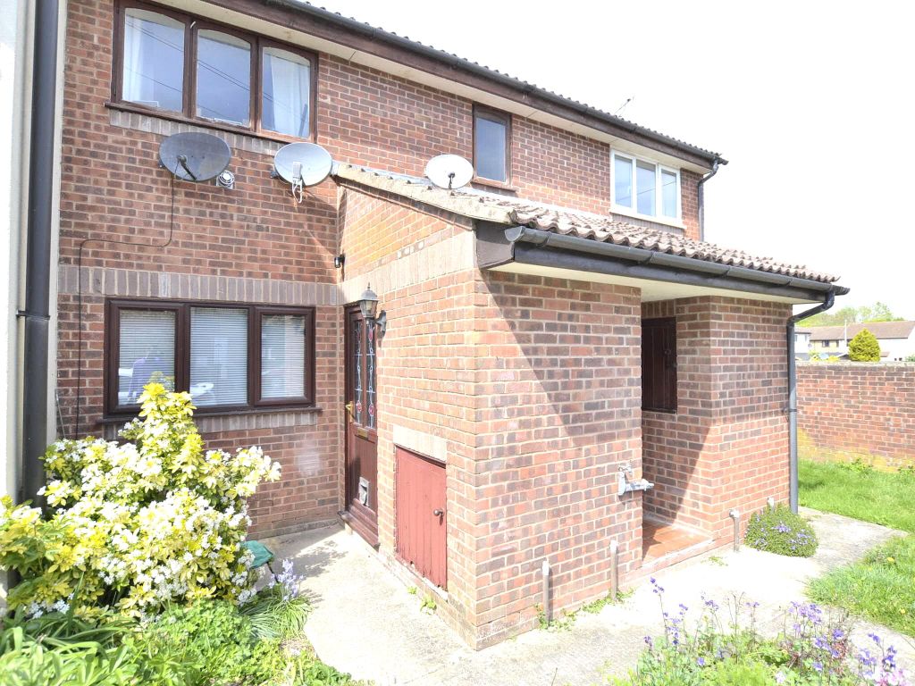 1 bed flat for sale in Cherry Close, Hardwicke, Gloucester, Gloucestershire GL2, £105,000