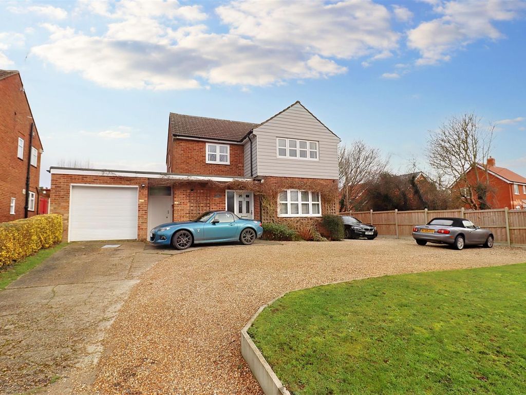 3 bed detached house for sale in Mill Lane, Cressing, Braintree CM77, £500,000