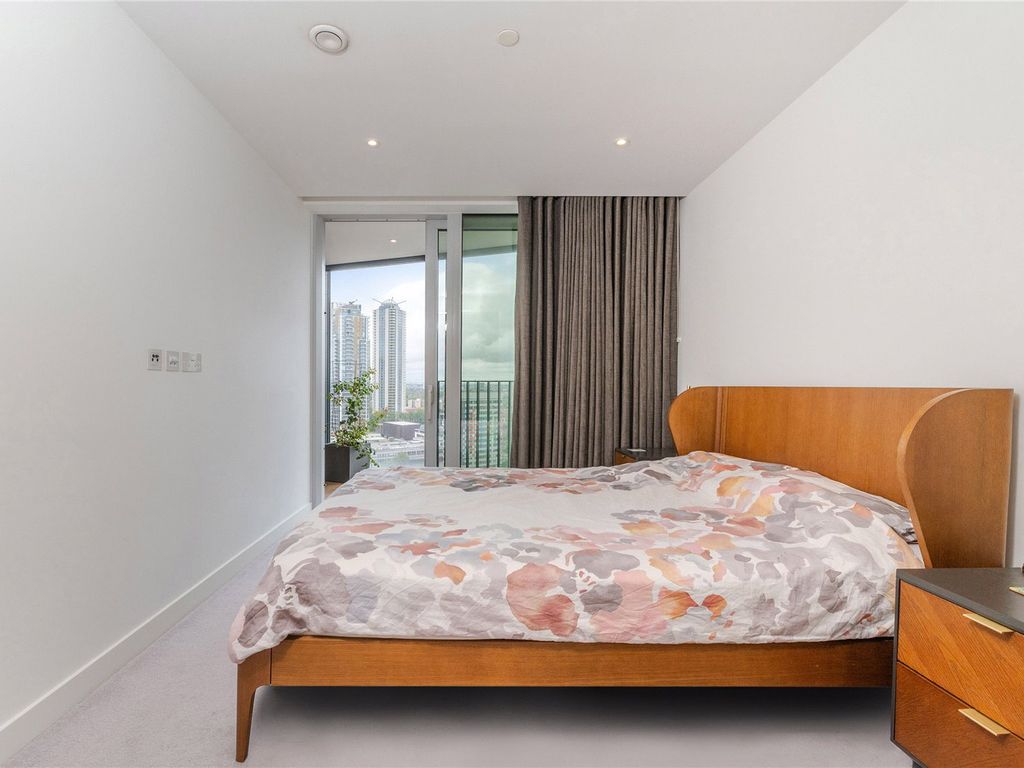 1 bed flat for sale in Southwark Bridge Road, Tower Bridge SE1, £600,000