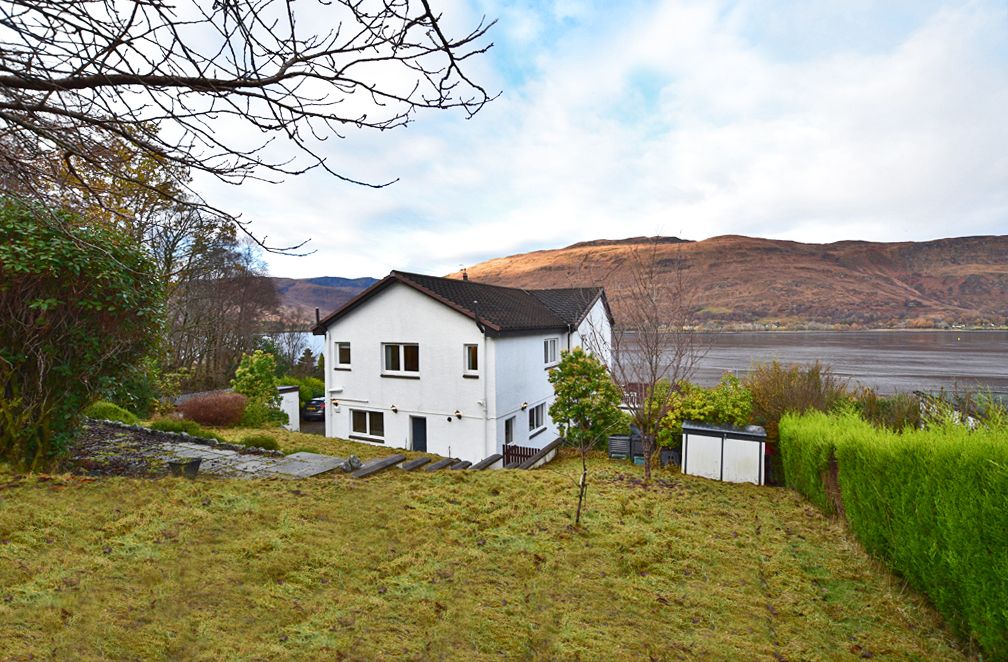 6 bed detached house for sale in Seafield Gardens, Fort William PH33, £475,000