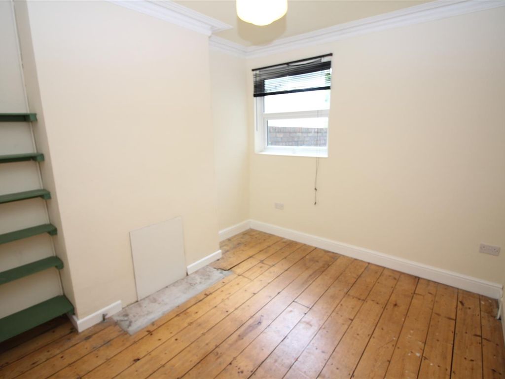 3 bed terraced house to rent in Clift Road, Bristol BS3, £1,900 pcm