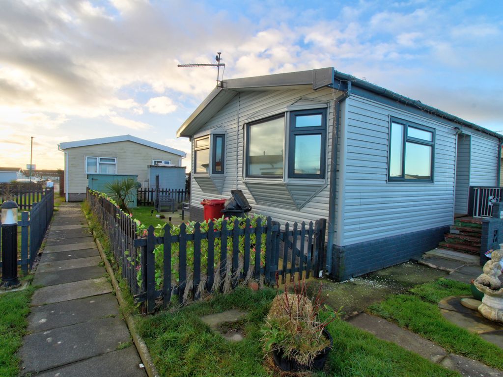 2 bed mobile/park home for sale in West Shore Park, Walney, Barrow-In-Furness LA14, £75,000