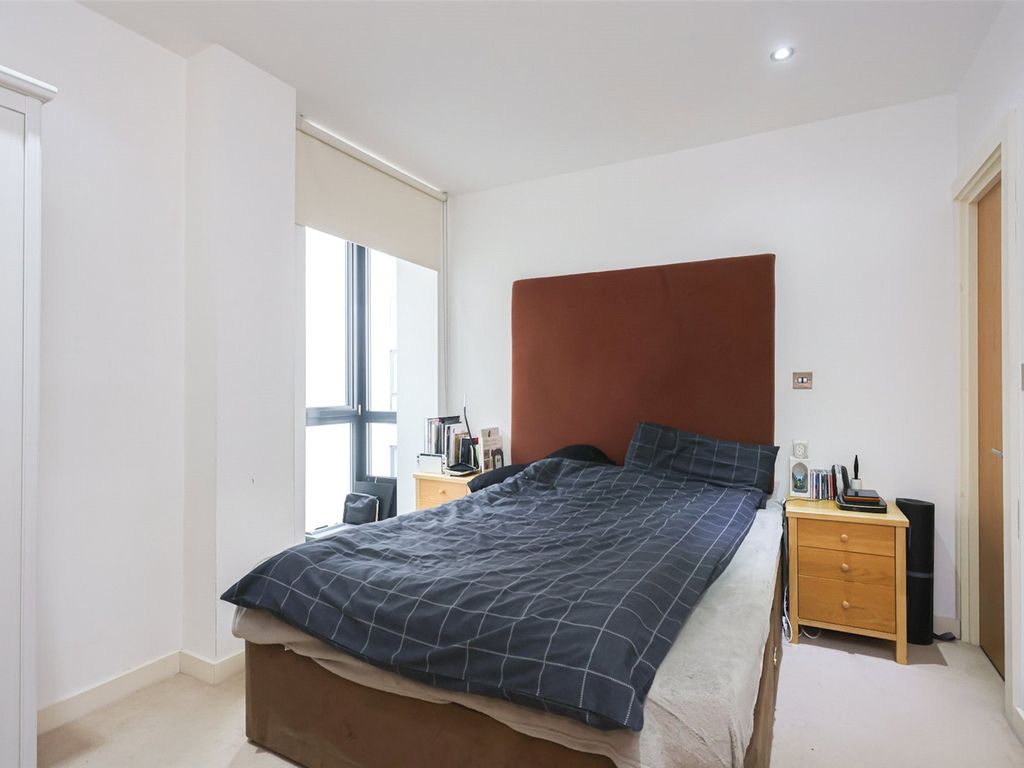 1 bed flat for sale in Alie Street, Aldgate E1, £480,000