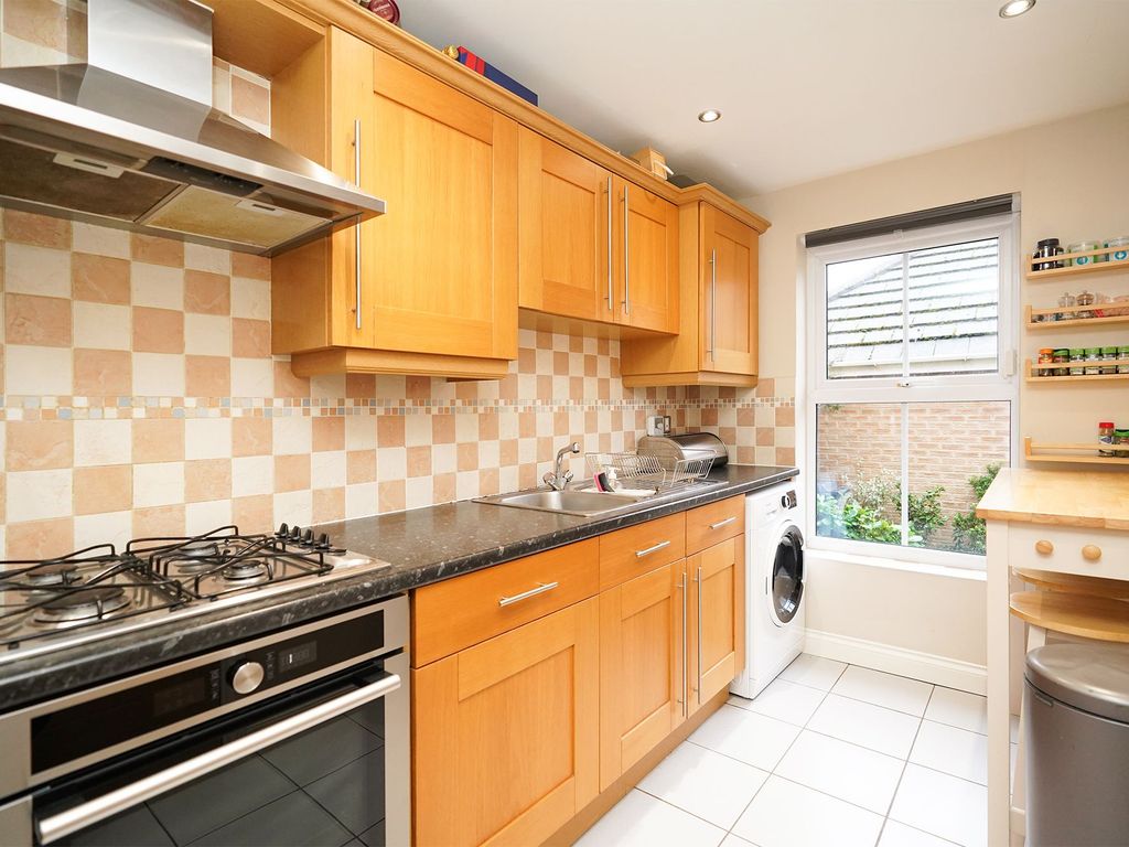3 bed town house for sale in King Ecgbert Road, Totley Rise S17, £375,000