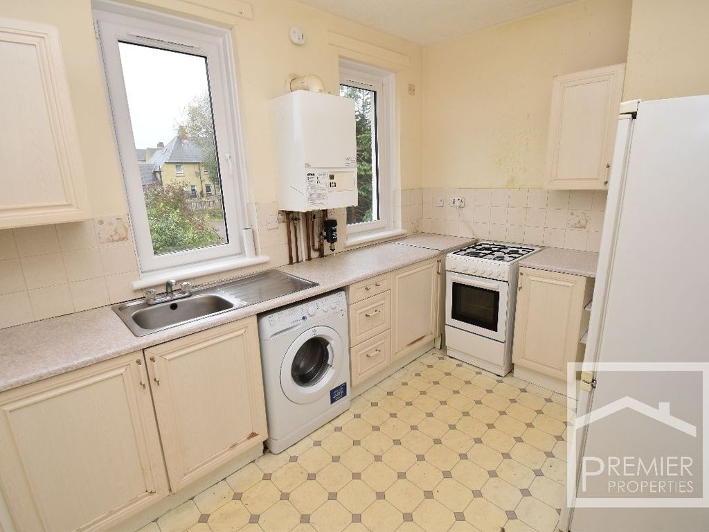 2 bed flat for sale in Burnside Crescent, Blantyre, Glasgow G72, £70,000