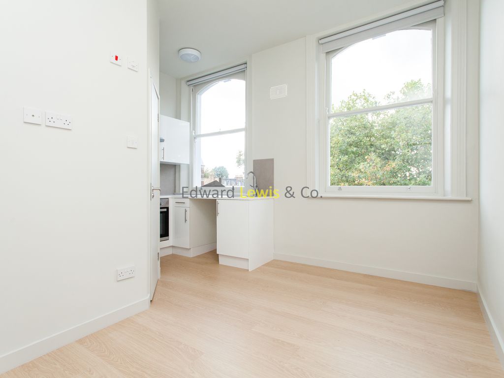 Studio to rent in Downs Road, London E5, £1,100 pcm