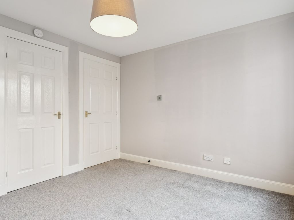 3 bed flat for sale in The Fairways, Bothwell, South Lanarkshire G71, £275,000