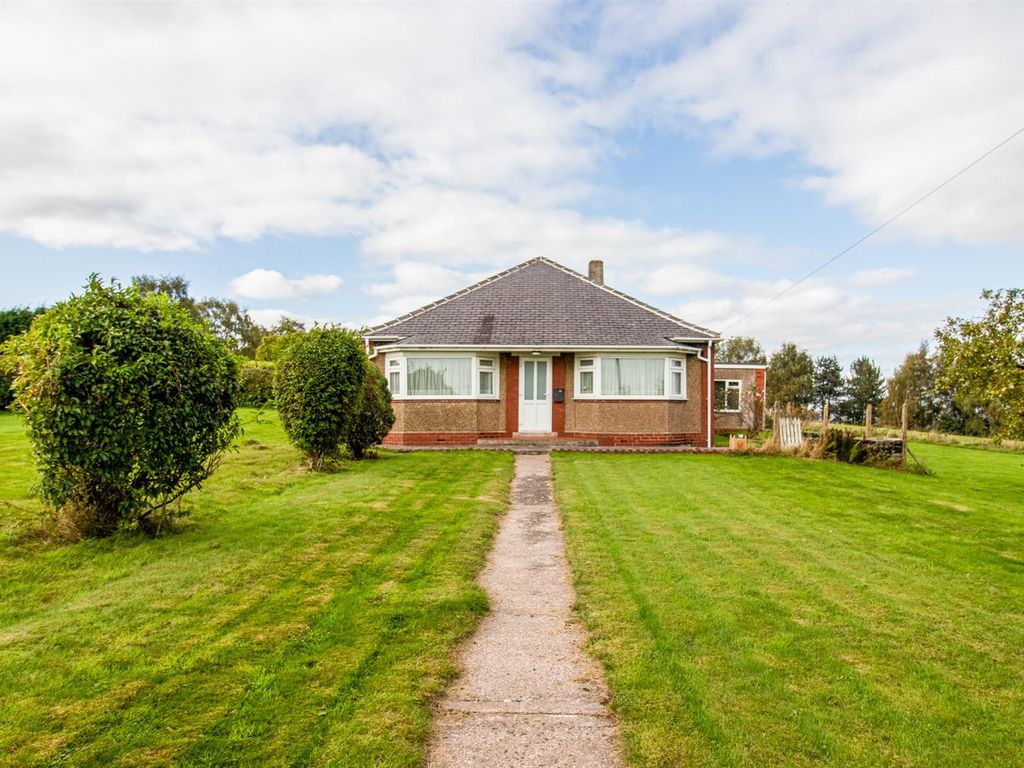 3 bed detached bungalow for sale in Intake Lane, Woolley, Wakefield WF4, £750,000
