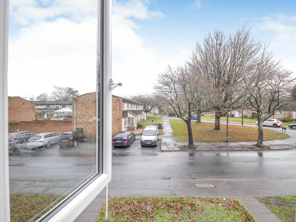 3 bed property for sale in Walsgrave Drive, Solihull B92, £260,000