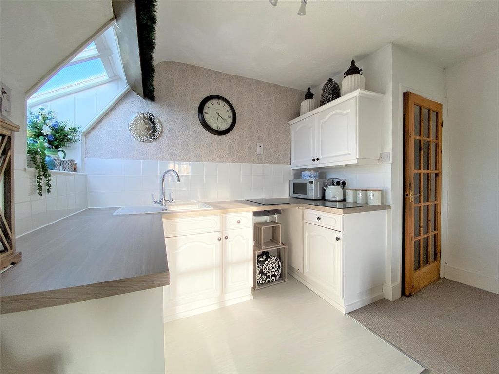 1 bed flat for sale in Bodenham Road, Hereford HR1, £125,000