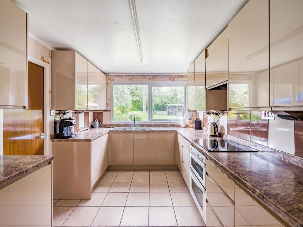 4 bed bungalow for sale in Upper Sapey, Worcester WR6, £425,000