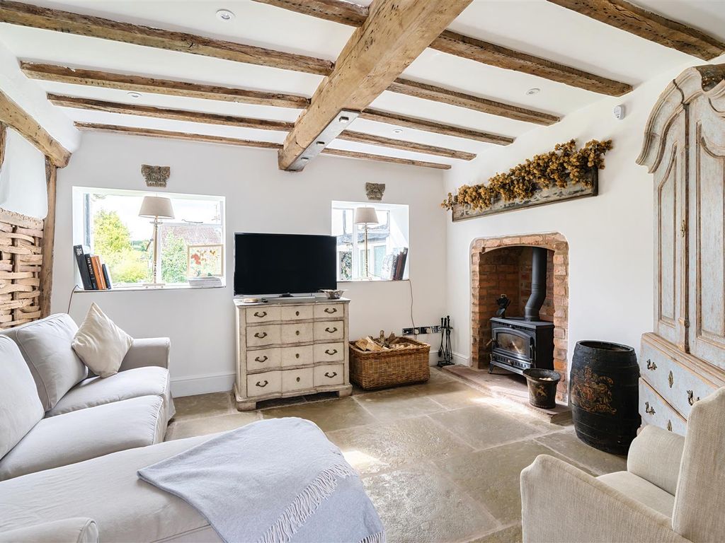 3 bed cottage for sale in Portland Street, Weobley, Herefordshire HR4, £425,000