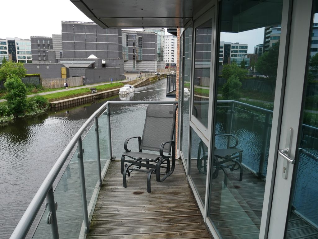 2 bed flat to rent in Apartment, Roberts Wharf, East Street, Leeds LS9, £950 pcm