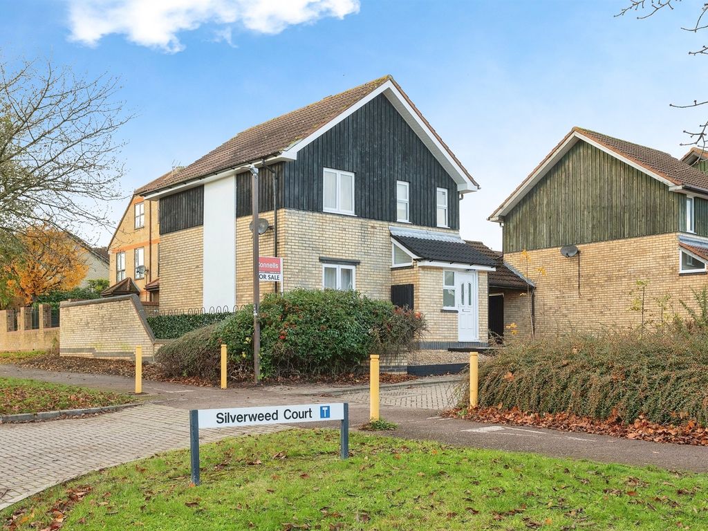 3 bed link-detached house for sale in Silverweed Court, Walnut Tree, Milton Keynes MK7, £425,000