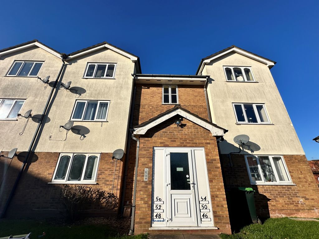 2 bed flat for sale in Winchester Close, Rowley Regis B65, £70,000